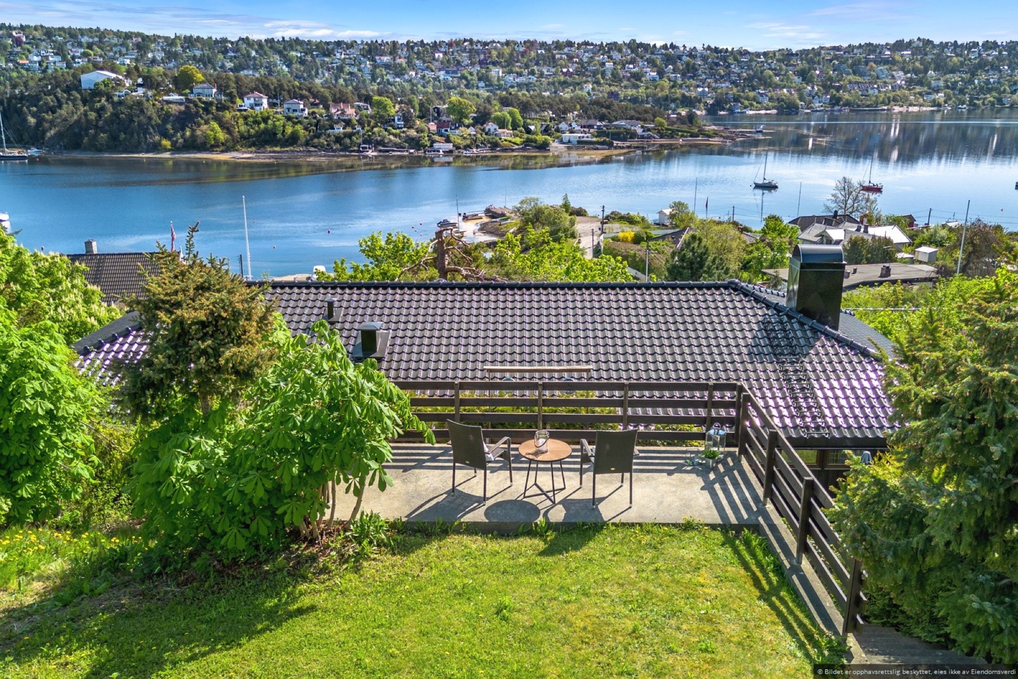 Tidligere prosjekt med terrasse og utsikt mot vannet