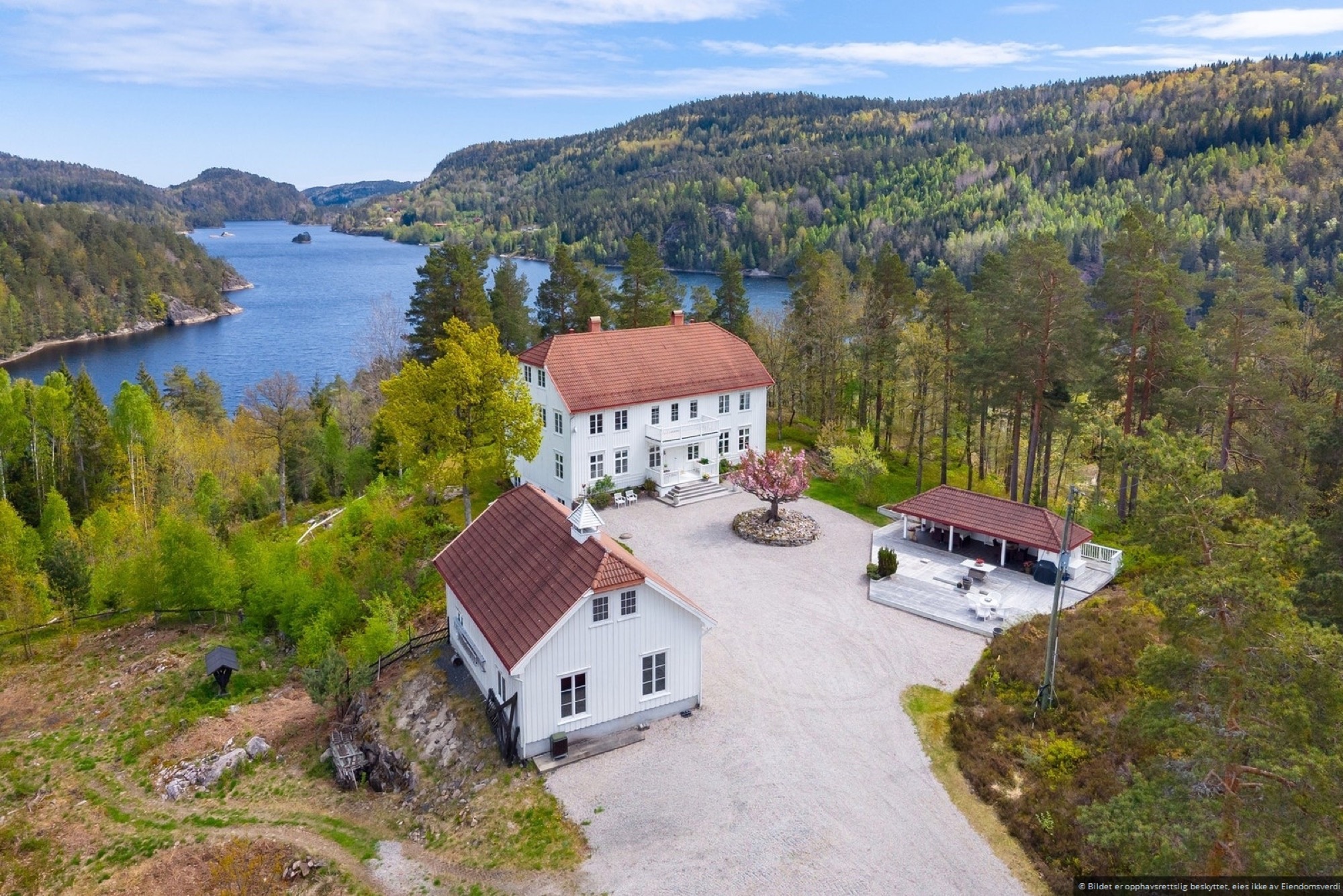 Tidligere prosjekt med bolig og utsikt over vannet